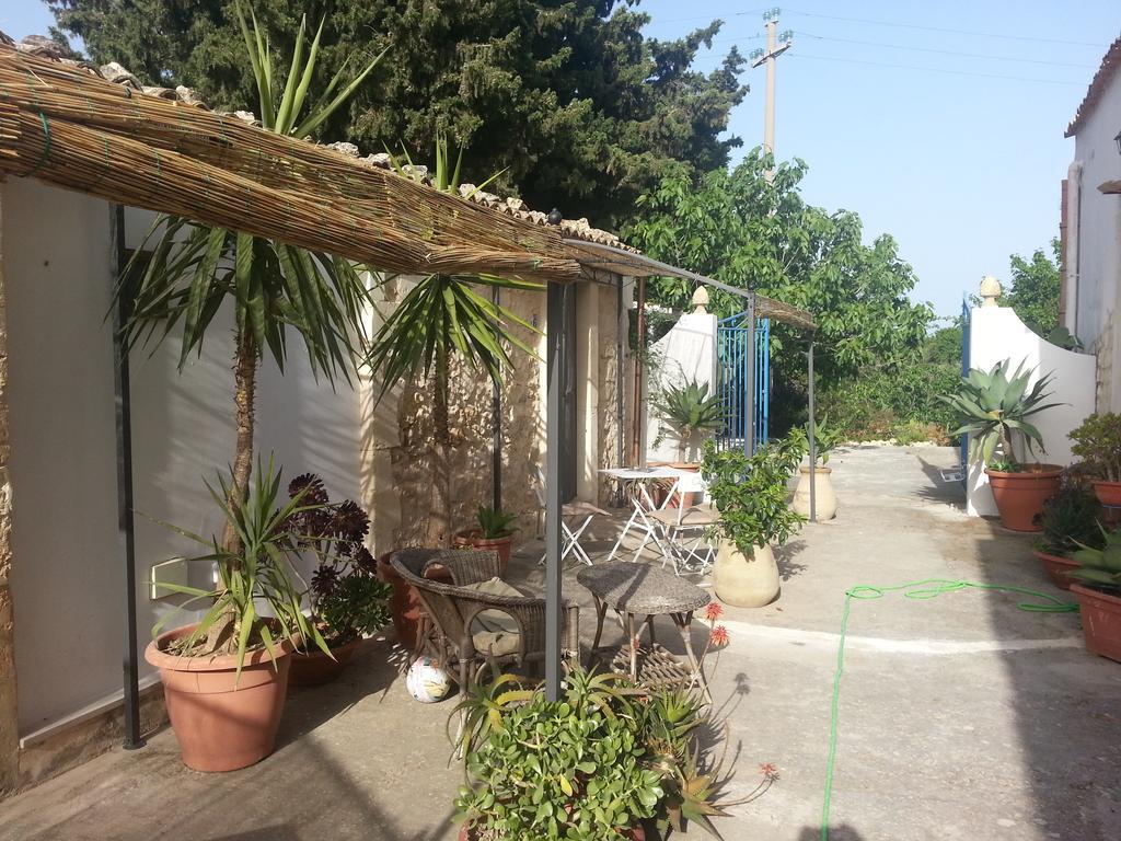 A Lumia Villa Ното Екстериор снимка